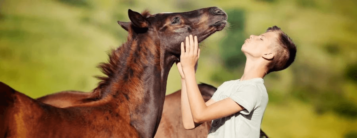 kid with horse